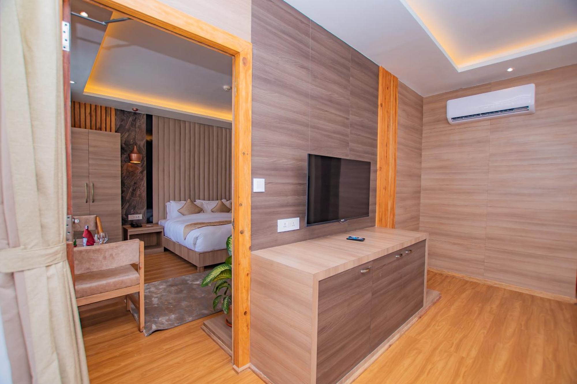 Temple Himalaya Hotel & Spa Покхара Экстерьер фото